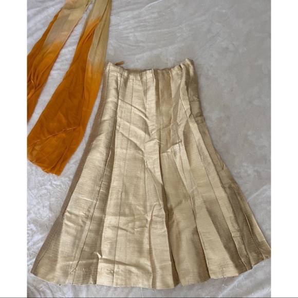 Kurta with a skirt and dupatta - Picture 3 of 3